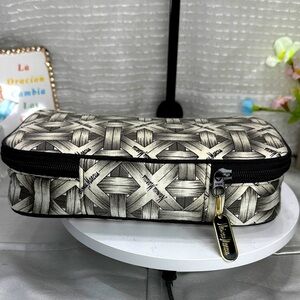 (E4) Vintage Neiman Marcus black straw print travel bag